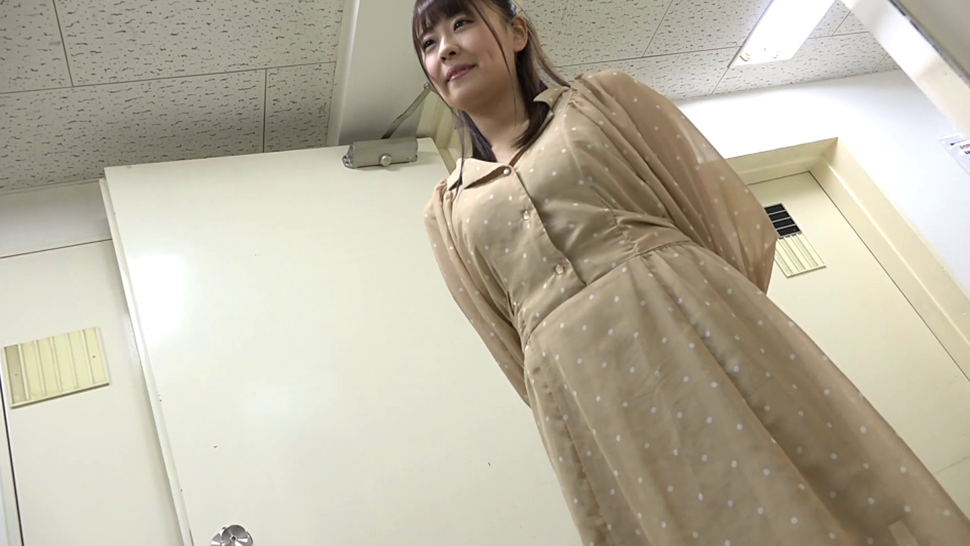 看護師をしている憧れの同級生と10年ぶりに病院で再会したので入院中にSEXしたいと思います。 画像10