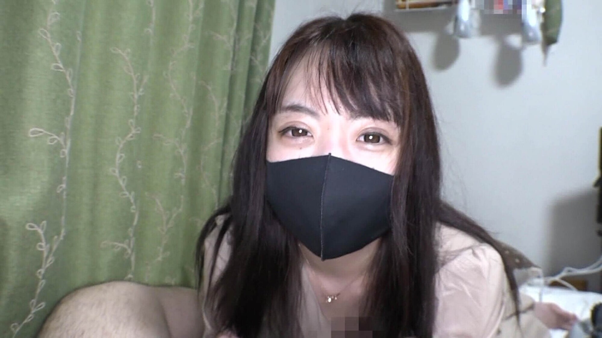 マスク着用を条件にエッチな撮影を了承してくれた普通の女の子4時間SP 画像1