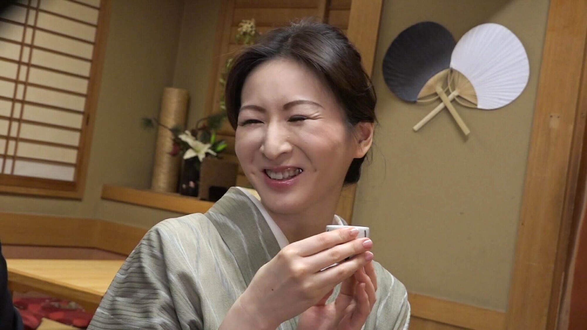 小料理屋を営む美人母娘をまとめてヤリ倒したい豪華版 画像1