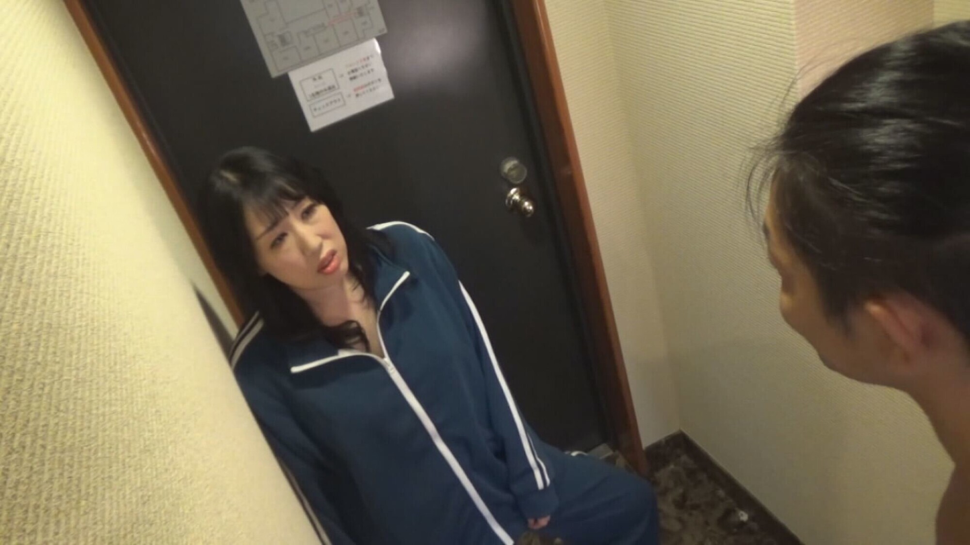 【潜入レポ】日本一接客態度が悪い熟女風俗店(1)~ムカつく態度のおばさんを激ピスSEXで懲らしめたった! 画像7