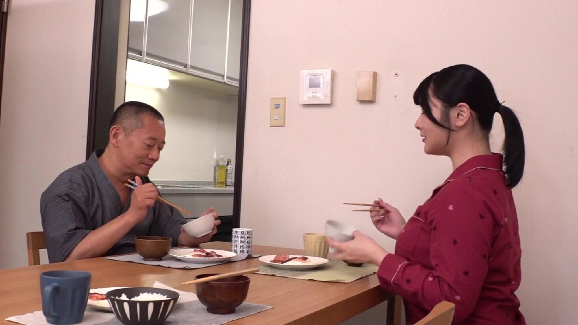 旦那が出張中の3日間、嫌いな義父に中●しされ続けた巨乳妻(3) 画像8