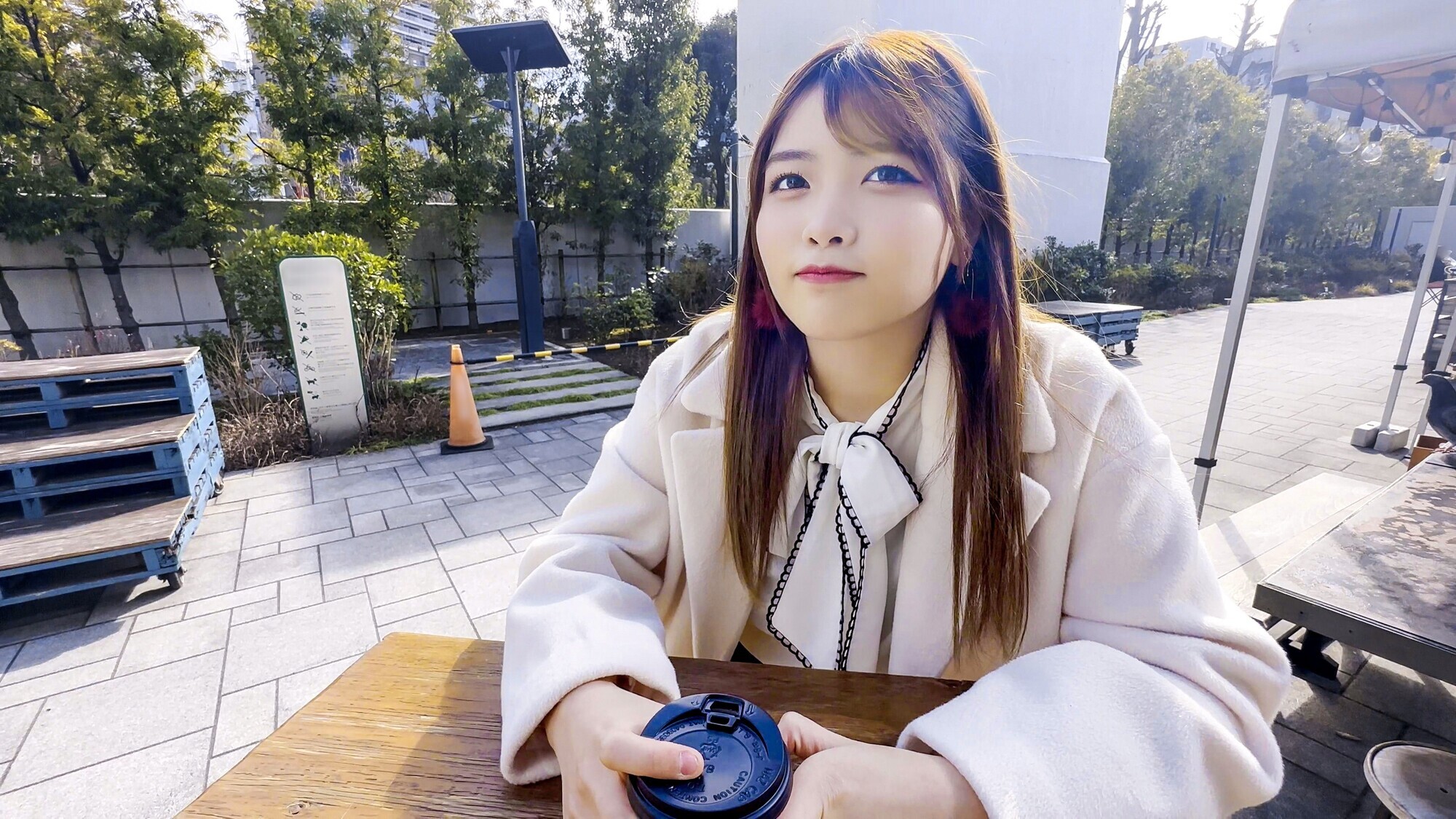 声優のタマゴ、原石系のHカップ巨乳美女!オイルでテカテカおっぱい揉みしだかれクリが肥大化!久しぶりのセックスにうっとりトロ顔、言われるがままに腰を振るメス全開ハメ撮り 画像1