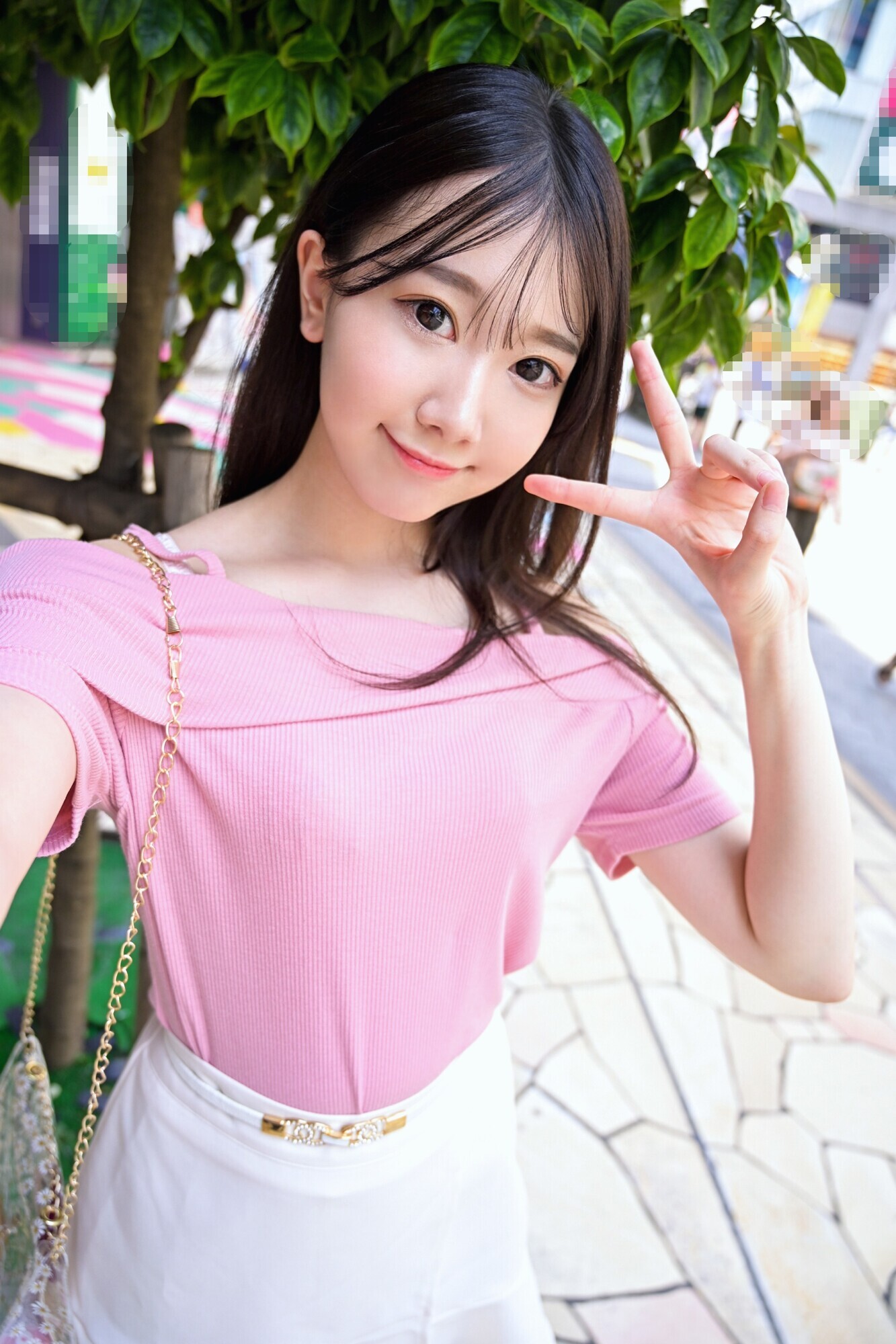 ガチアイドル級、透明感美少女 同級生では手におえない小悪魔エロ娘に大人の肉棒ぶち込みわからSEX!耳まで真っ赤になる程イかせまくって中出し! 画像1