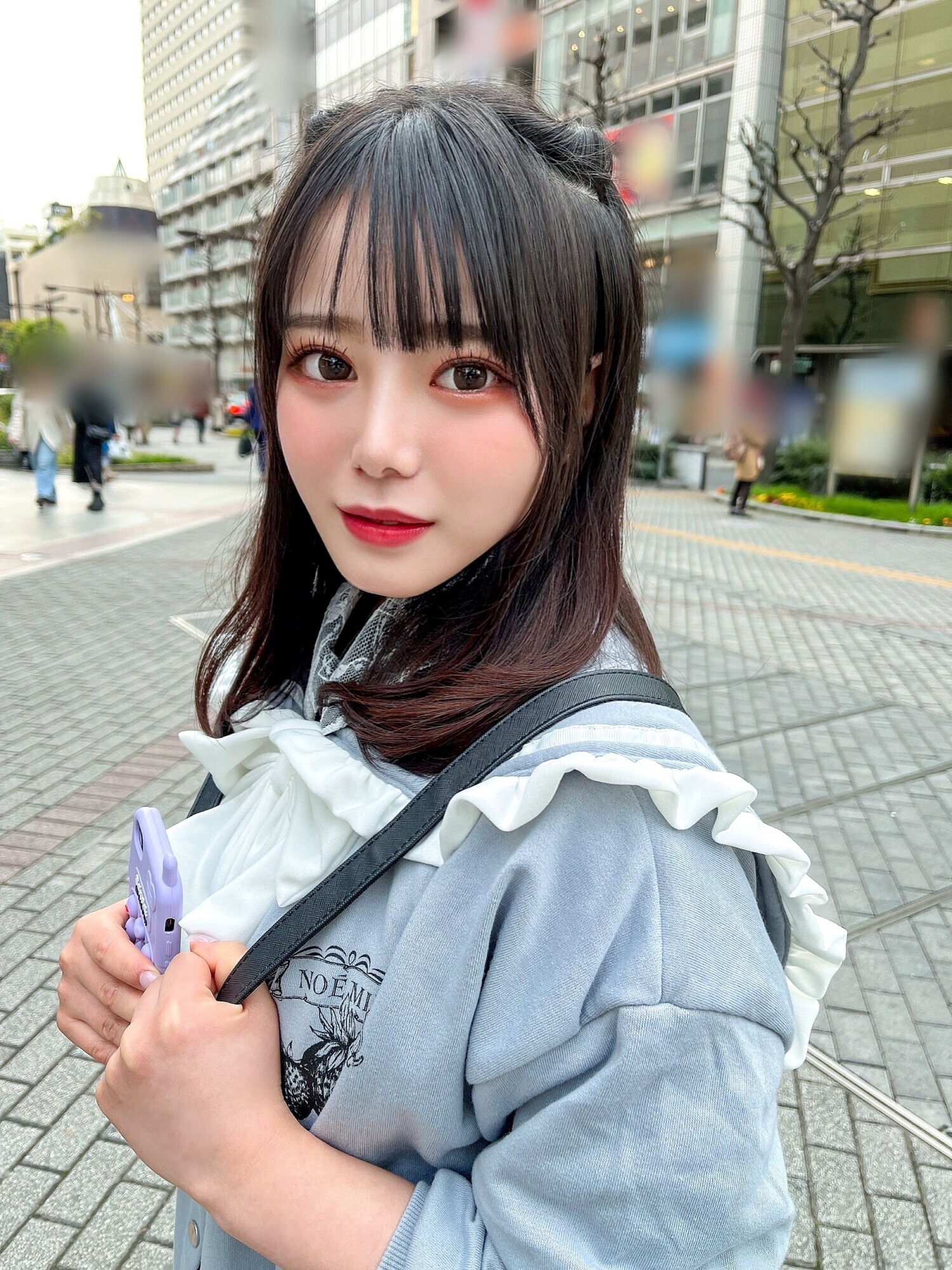 素人JD【限定】もあちゃん21歳 ヤミカワなコーディネートで街を歩く低身長JD！！可憐な喘ぎ声が部屋中に響き渡る！！積極的に男にご奉仕するM気質な闇マ○コに中出しフィニッシュ！！