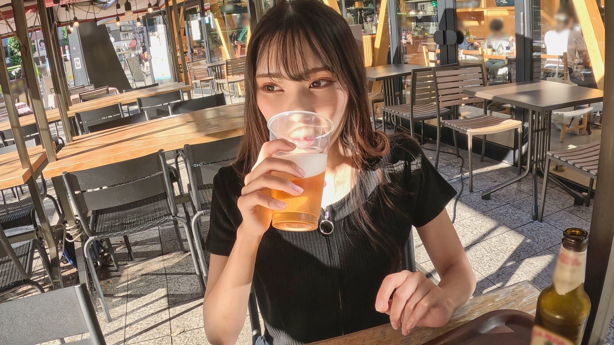 素人JD【限定】みりちゃん20歳 パパ活でゲットした大金を片手に海外旅行をするのが趣味の肉食系JD!!いくつもの国の男たちと夜の国際交流した遊び人ガールと中出しSEX交流!! 画像2