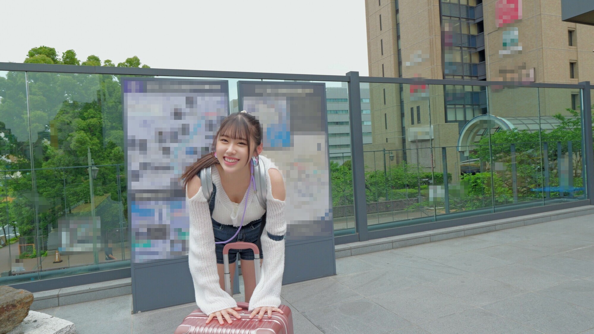 地方娘、上京お泊り。全部初めて。華奢x巨乳の恥じらいウブ天使。イキすぎて泣きそう！震える声で懇願しても止まらないピストンに痙攣のけ反り、足ガクガクになりながらもSEXにハマっていく･･･ 画像2