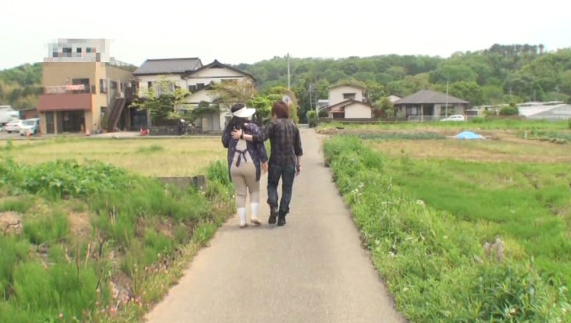 農道ナンパ3 舐めたら旨し!有機育ちの田舎美熟女たち 田舎暮らしのオバ様方は採れたて野菜よりも瑞々しいですなぁ 画像10