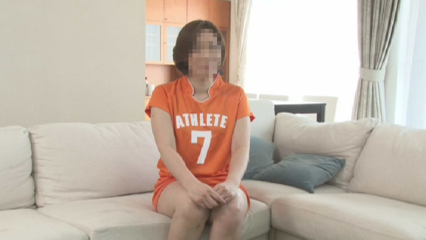 初アナル!2穴中出し!本物バレーボール選手激震AV第2弾 里田千佳(仮名) 画像1