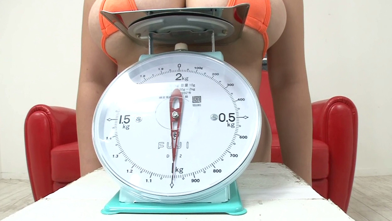 素人爆乳ナンパ 初めてのパイズリ挟射 ~スケベな胸の谷間でザーメンごっくん~ 画像16