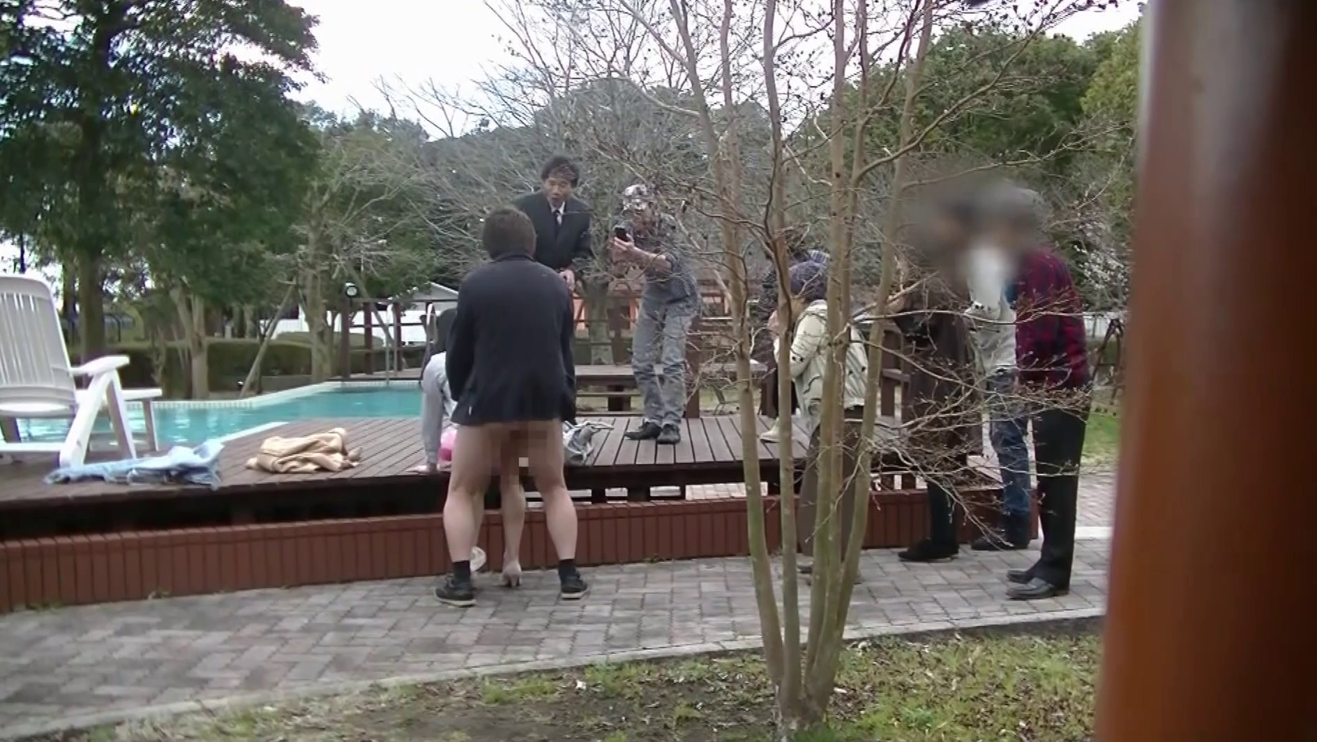 中出し公開プロポーズ成功したら結婚式費用100万円 みんなに見られて嫌と言えない!超ハイリスクなサプライズ! 大勢の人前でチ○ポ挿れっぱなしで婚約は成立するのか!? 画像16