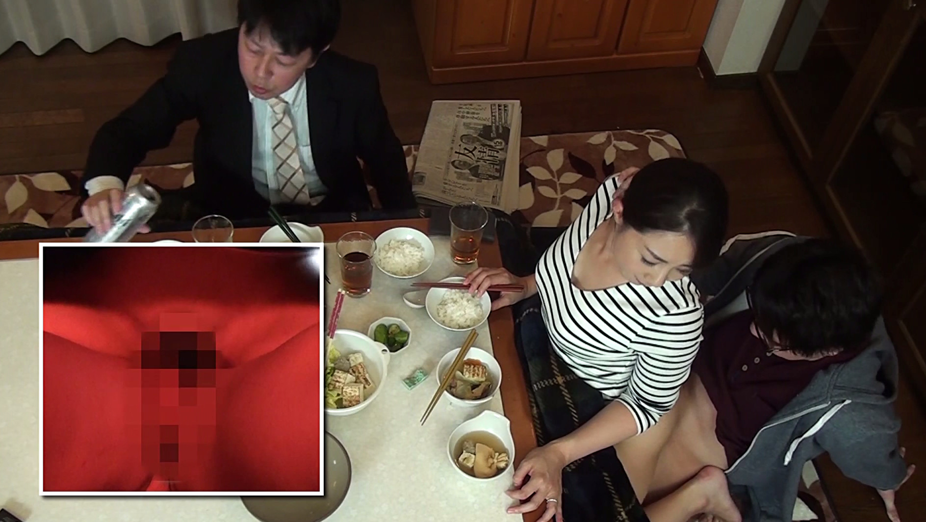 母親と息子がコタツでこっそり近親相姦ゲーム 3 画像18