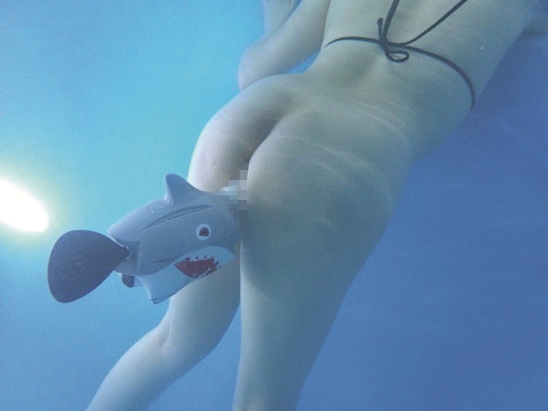 バイブヘッドシャーク水中アクメ 画像3