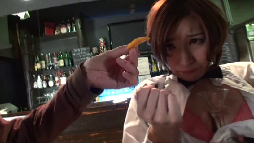 おしっこカクテルが飲めるBAR 夏希みなみ 画像3