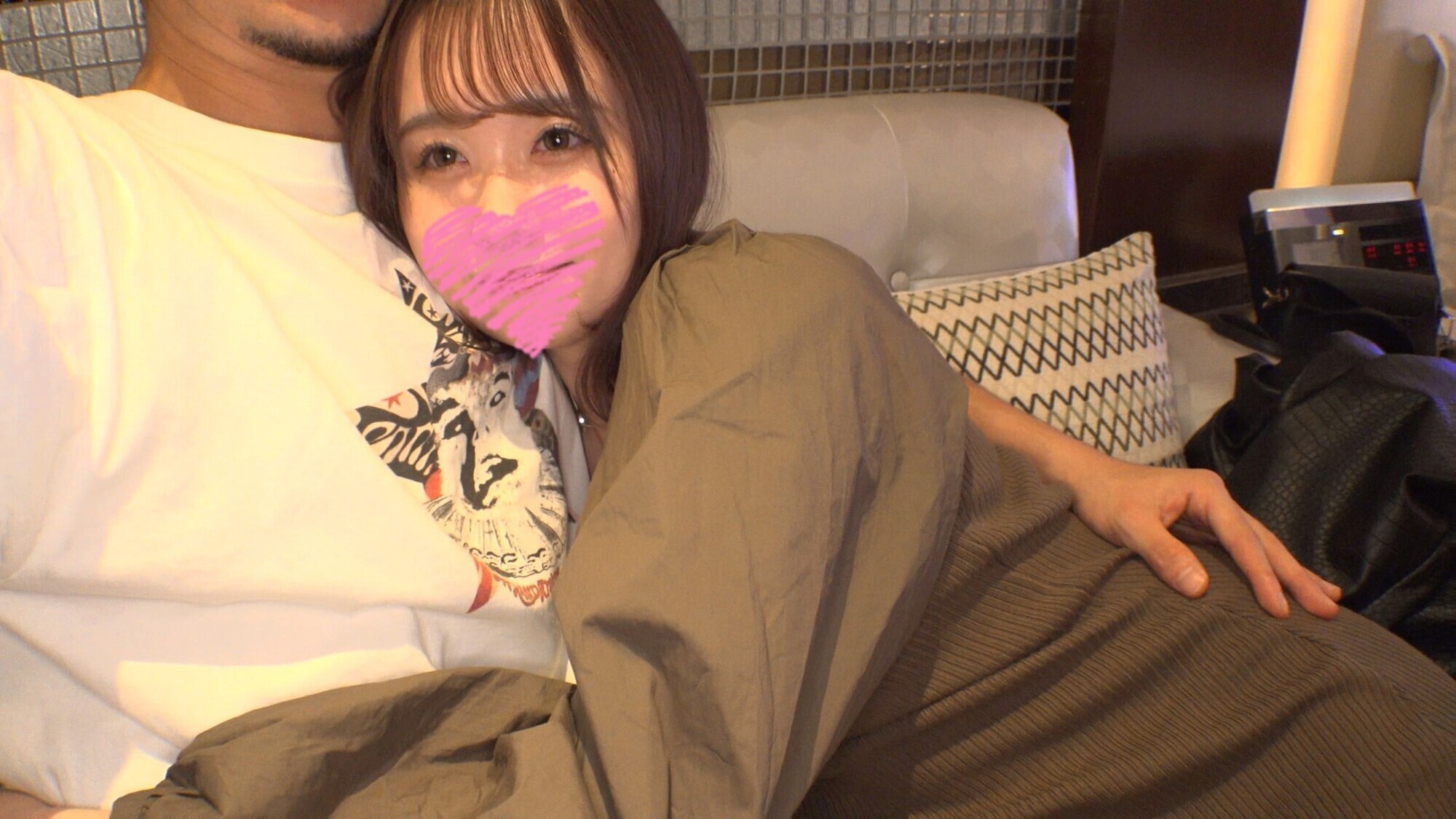色白あざとい系美女。反則級のトロ顔で男を骨抜きにするビッチ。 画像2