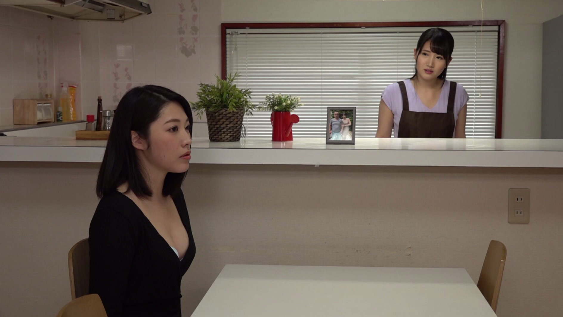 隣の未亡人に●されて始まる恋の物語 春原未来 南真悠 画像6