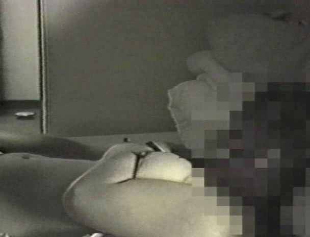 全国露出狂人妻BEST8 しゃぶり泣きの’96尻軽女たち 画像15