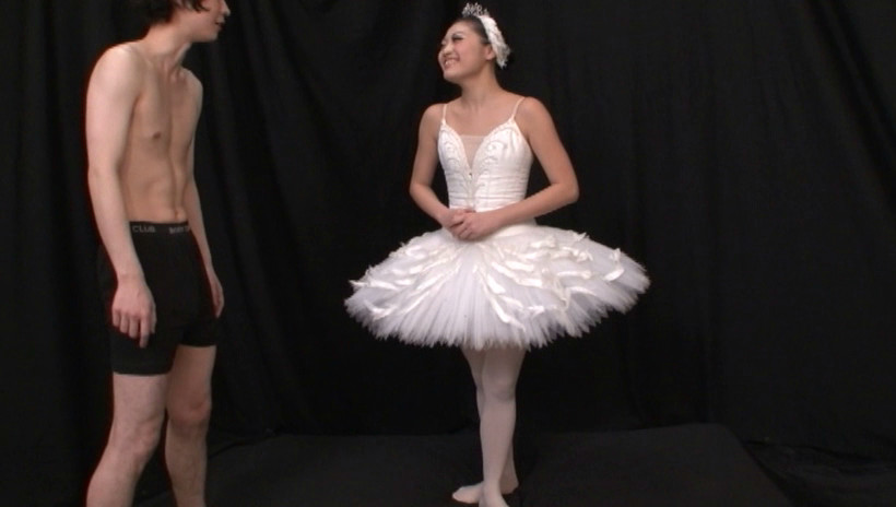 羞恥! INTERNATIONAL BALLET COMPETITION WINNER 麻宮玲 軟体開脚拘束電マ!マシンバイブで激イカセ!生中出し12発!で引退! 画像2