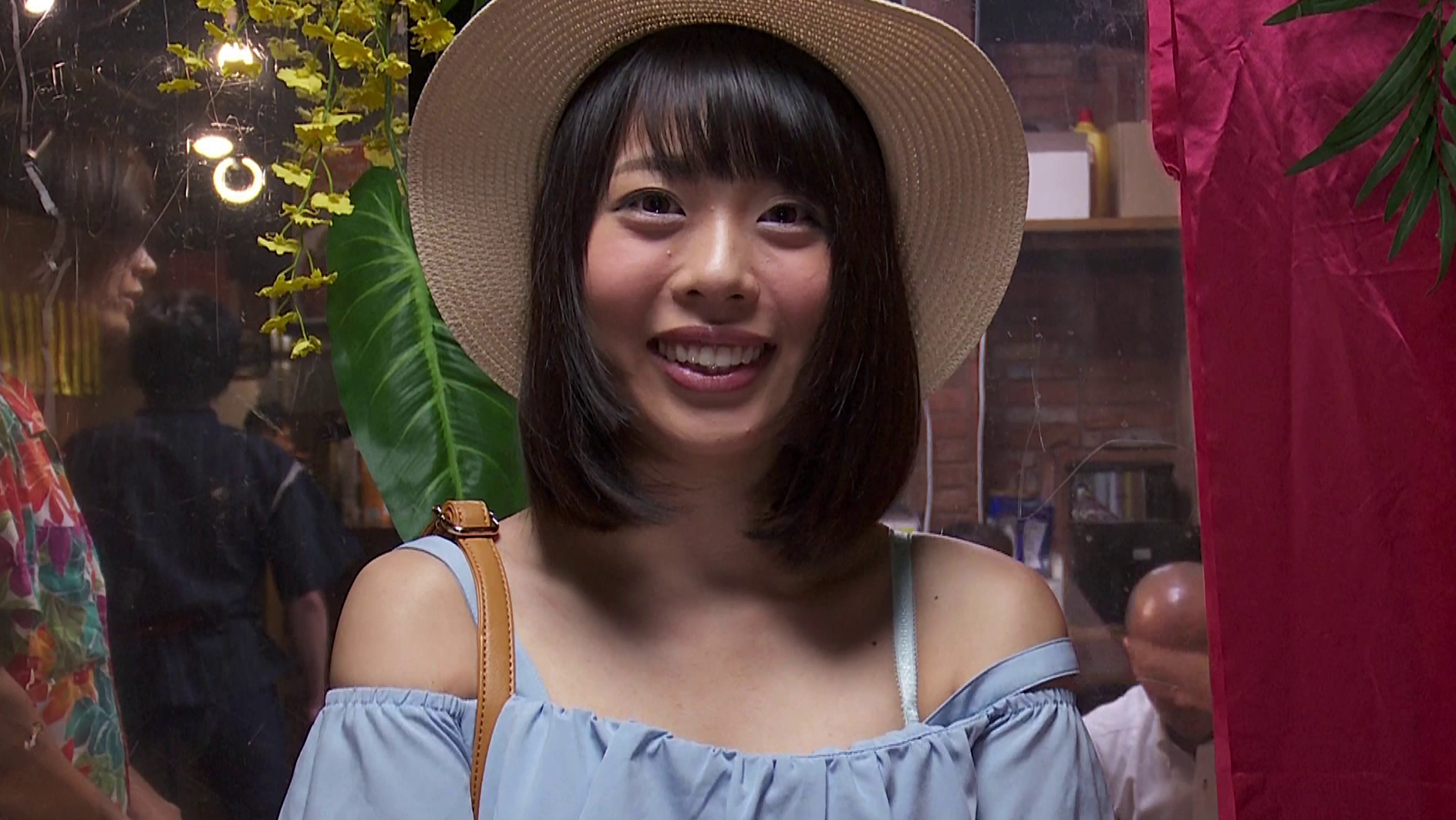 羞恥!彼氏連れ素人娘をマシンバイブでこっそり攻めまくれ!13 素人VSマシンバイブ 激安居酒屋にマジックミラー特設スタジオを設置 夏ガールは冷たいビールと真夏の日差しに激ゲキヤバ開放的になってしまうのか?編 画像21