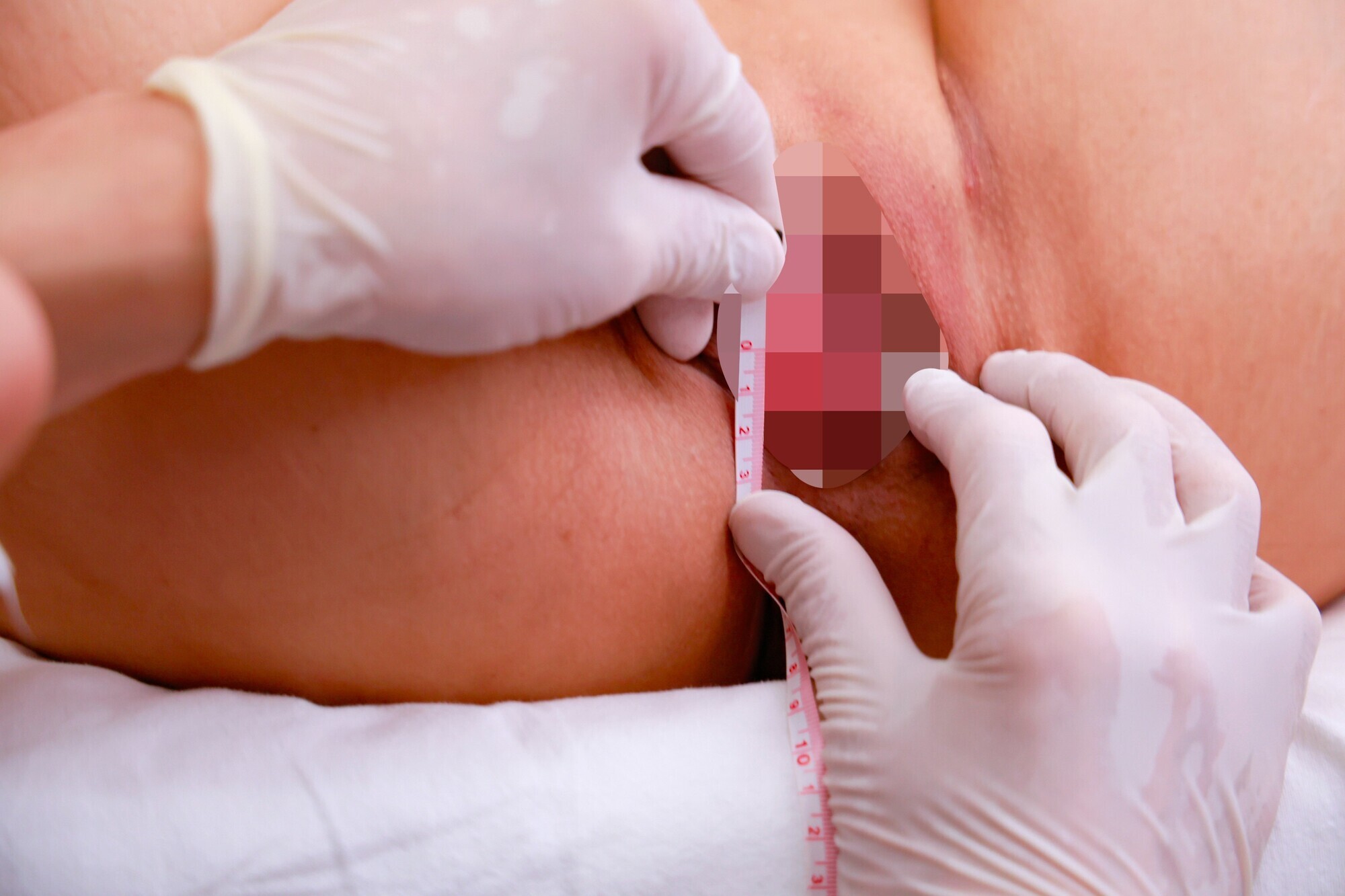 羞恥！新任女教員が学習教材にされる男子校の性教育 生徒の目の前で無遠慮な指が膣に挿入される！プライドは崩壊するが、子宮の奥から愛液があふれ出る 15