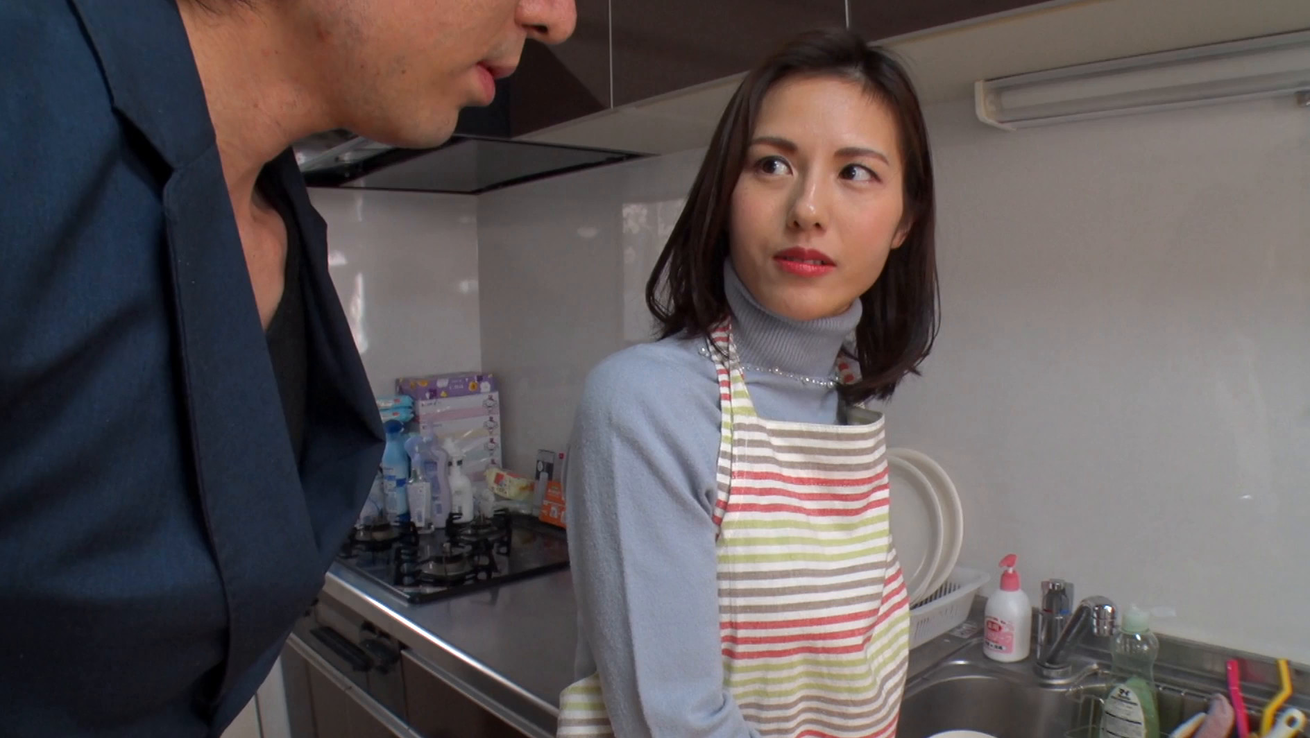 家事代行サービスで派遣された美人スタッフが皿を割ったので本部にクレーム入れる代わりにヤラせてもらった中出しSEX「もうイッてるから お願い止めて･･･！！」と懇願されても止めない追撃ピストン 画像10