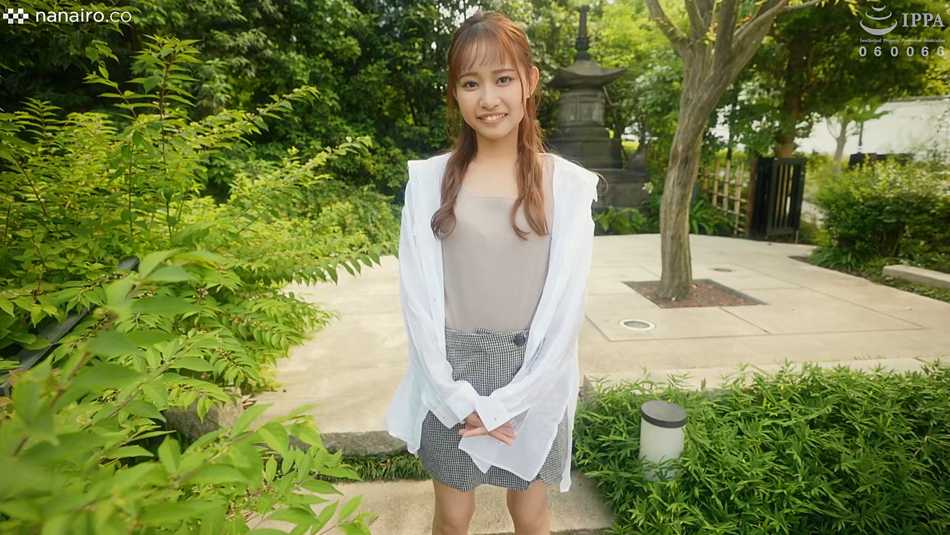 S-Cute てん(21) 笑顔がキュートな細身美女が挿入×クリ責で絶頂! 画像1