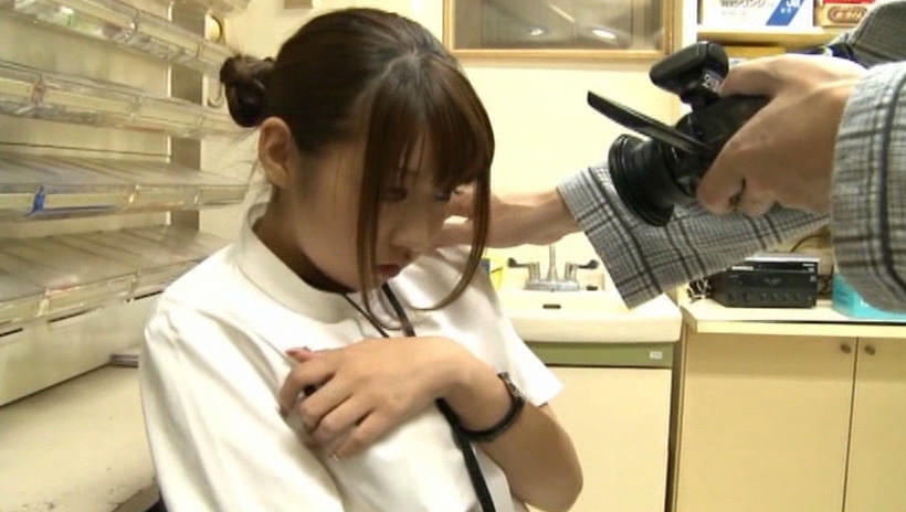 絶対服従する看護師 北川瞳 日高ゆりあ 画像3