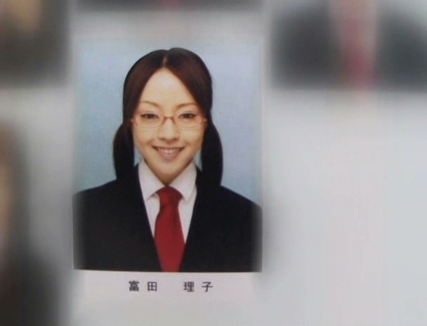 超絶SOD美人女子社員制作部富田理子の卒業アルバムで一番かわいいマドンナを口説き落とせ! 画像1