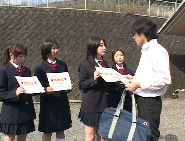 手コキに青春を懸けた女子高生たち 私立笹緑高等学校名門「発射部」 イメージ2