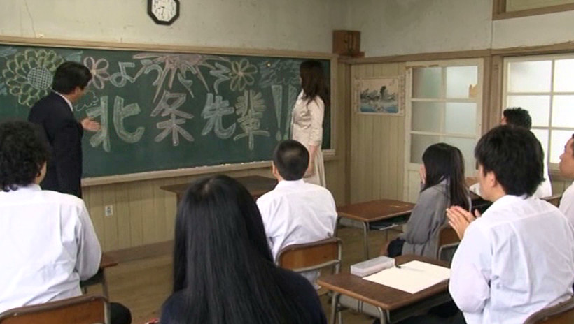 【エロ動画】卒業生で一番の有名人AV女優北条麻妃が母校の教壇に立つ イメージ5