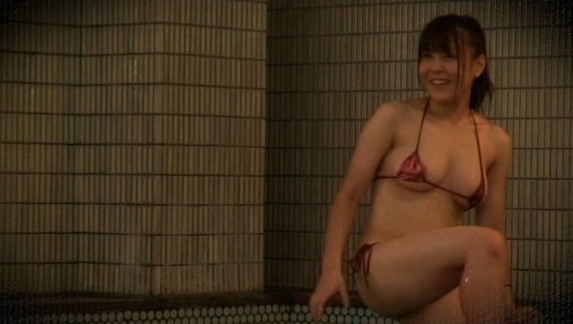 山中湖温泉で見つけたお嬢さん 裸より恥ずかしい水着で混浴入ってみませんか? 画像20