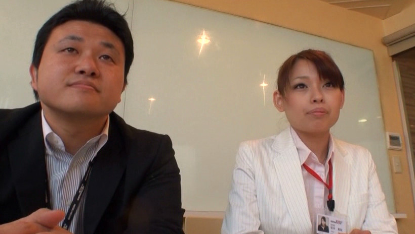 今まで頑なに出演を拒否していた、あの超絶美人女子社員がついに脱いだ!? 制作部 坂井真梨 画像1