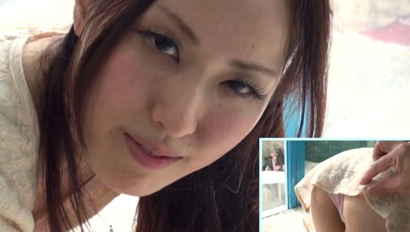 マジックミラー号の中で街行くお嬢さん!!どんなに感じても「ずっとカメラ目線」で見つめて 画像14