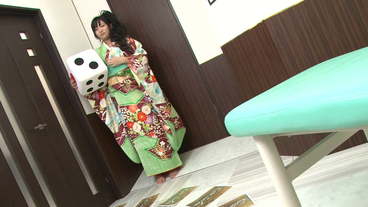 初詣帰りの新成人を迎えたばかりのお嬢さんが振袖姿で挑戦!! 新春!!お年玉争奪 人生は波乱万丈だ!ゲーム in エステティックサロン 画像8