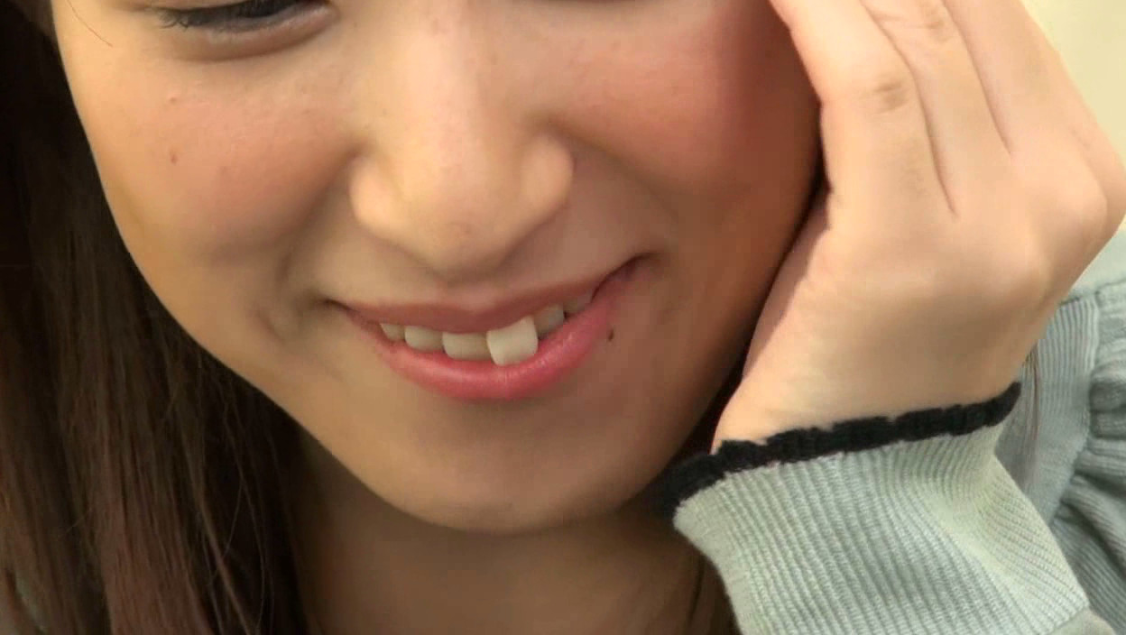 素人ナンパロケ中に見つけた超清純美女 AV Debut ヘアメイクの専門学校に通う 20歳 あみちゃん 画像3