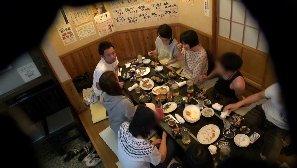 学生時代に大好きだった同級生とMM(マジックミラー)号で2人っきりになったら念願のセックスまで出来るのか!? 画像2