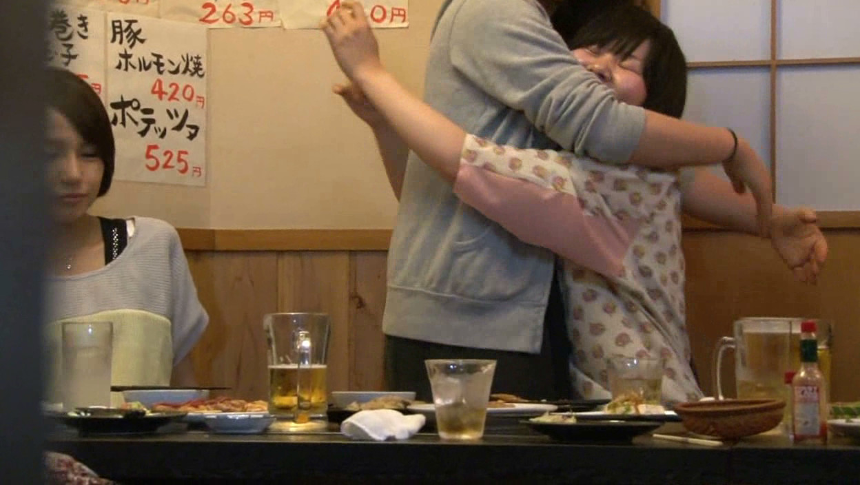 学生時代に大好きだった同級生とMM(マジックミラー)号で2人っきりになったら念願のセックスまで出来るのか!? 画像3