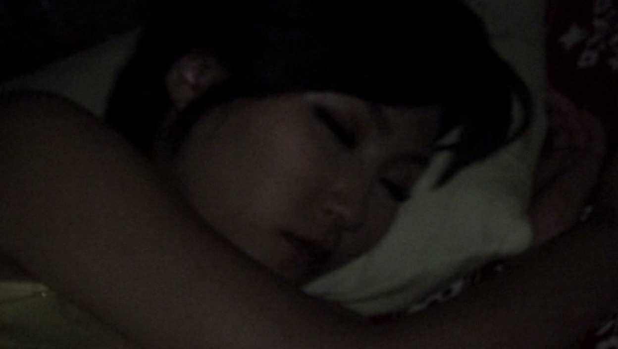 出張中のSOD女子社員の部屋にこっそり忍び込んで寝ている間にヌプッっと挿入 イメージ19