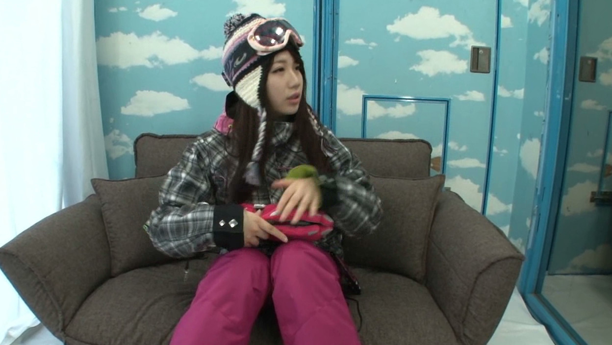 雪山で声をかけた恋人が欲しい一般男女がマジックミラー号でいきなりお見合い！出会って数分で「手を握り・見つめ合い・キスをしたら･･･」火がついて初対面即SEXまでするのか？ 3 画像21