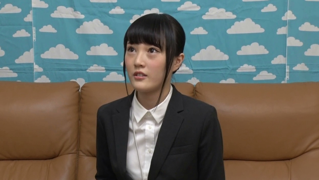 「童貞くんのセックスの練習相手になっていただけませんか!?」 街中で声を掛けた綺麗で心優しいOLさんが素股でセックス指南!のつもりがヌルっと入って赤面筆おろし! 2 画像1