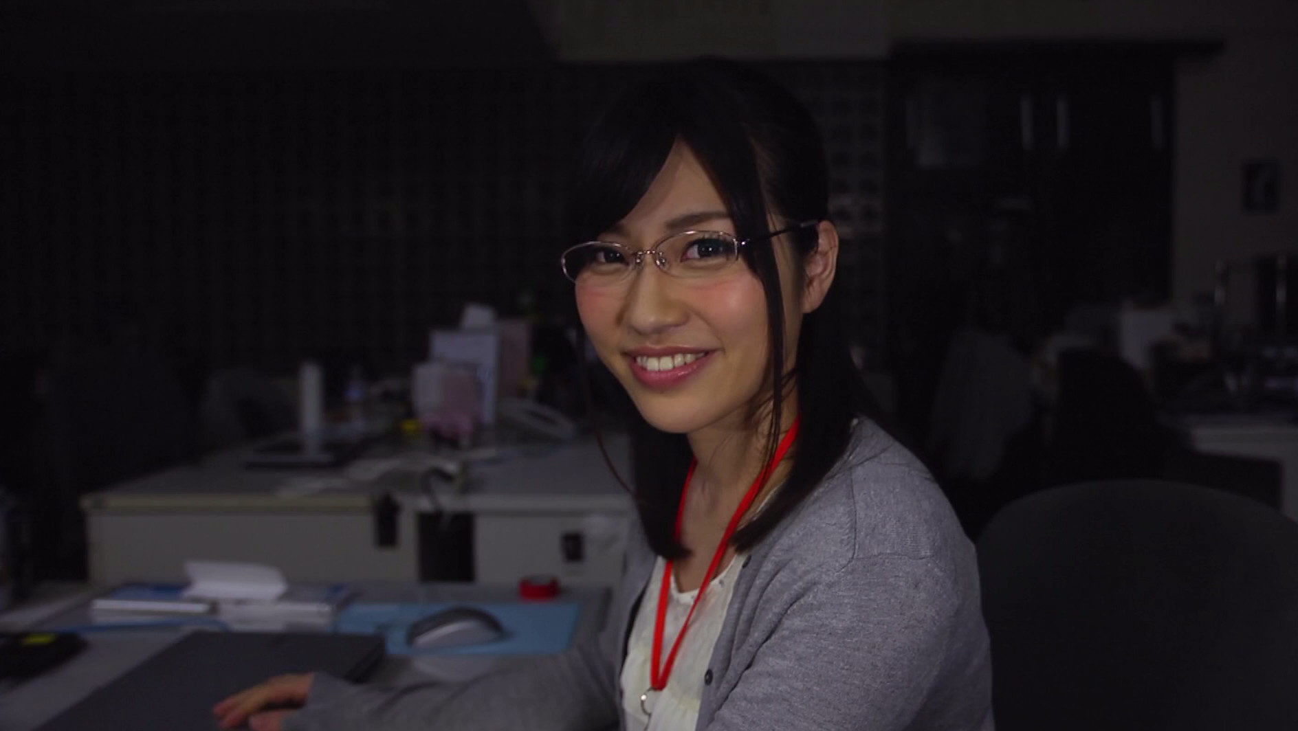 SOD女子社員 宣伝部 入社2年目 市川まさみ あなたの事、優しく励まします・・・!後輩社員市川と夢のオフィス生活 オール顔射4SEX! 画像1