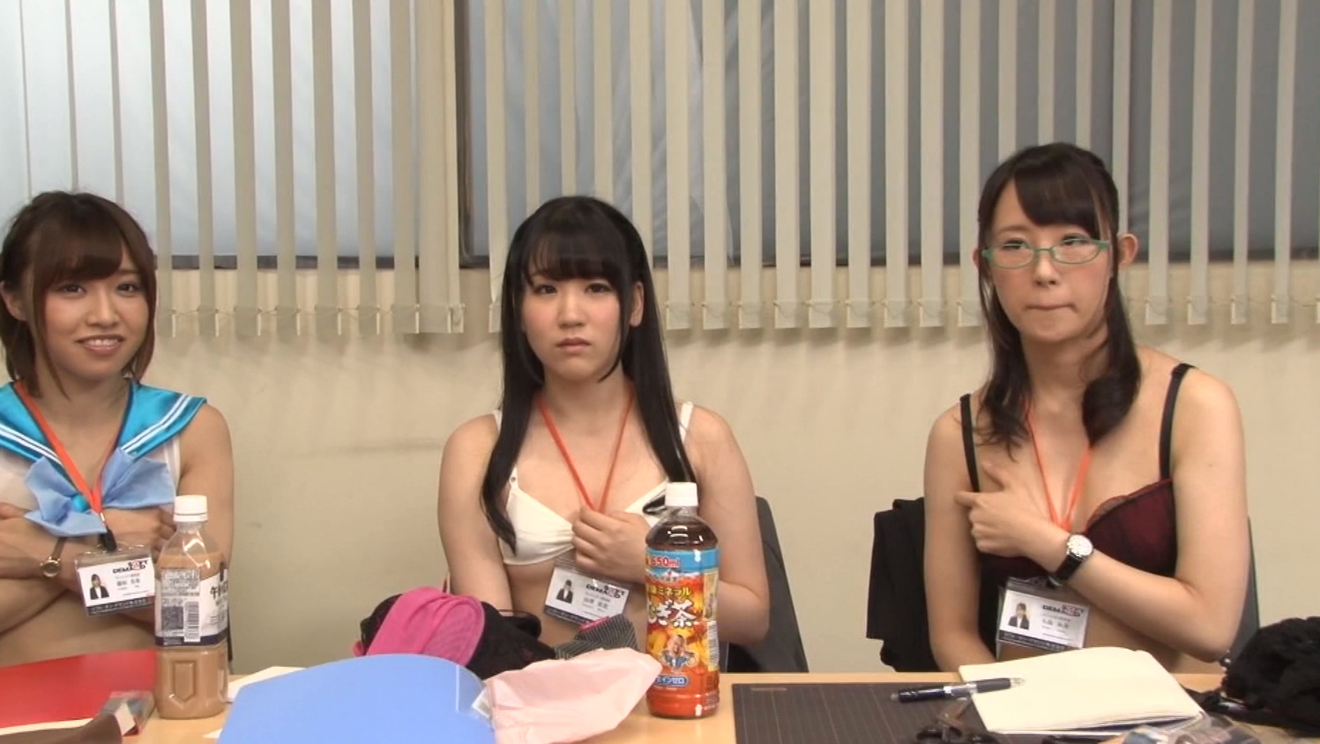 SOD女子社員 仕事への意欲に溢れるフレッシュ女子社員5名が発足 SODセクシーランジェリー開発部「良い商品を生み出したい!」真っ直ぐな想いから自らモニターとなりガーターベルトをむっちりボディに悩ましく食い込ませたセクシーな下着姿で通常業務 開発に賭ける真摯な情熱は5名全員に社内でこっそりセクシー下着SEXまでさせた!!!!! 画像10