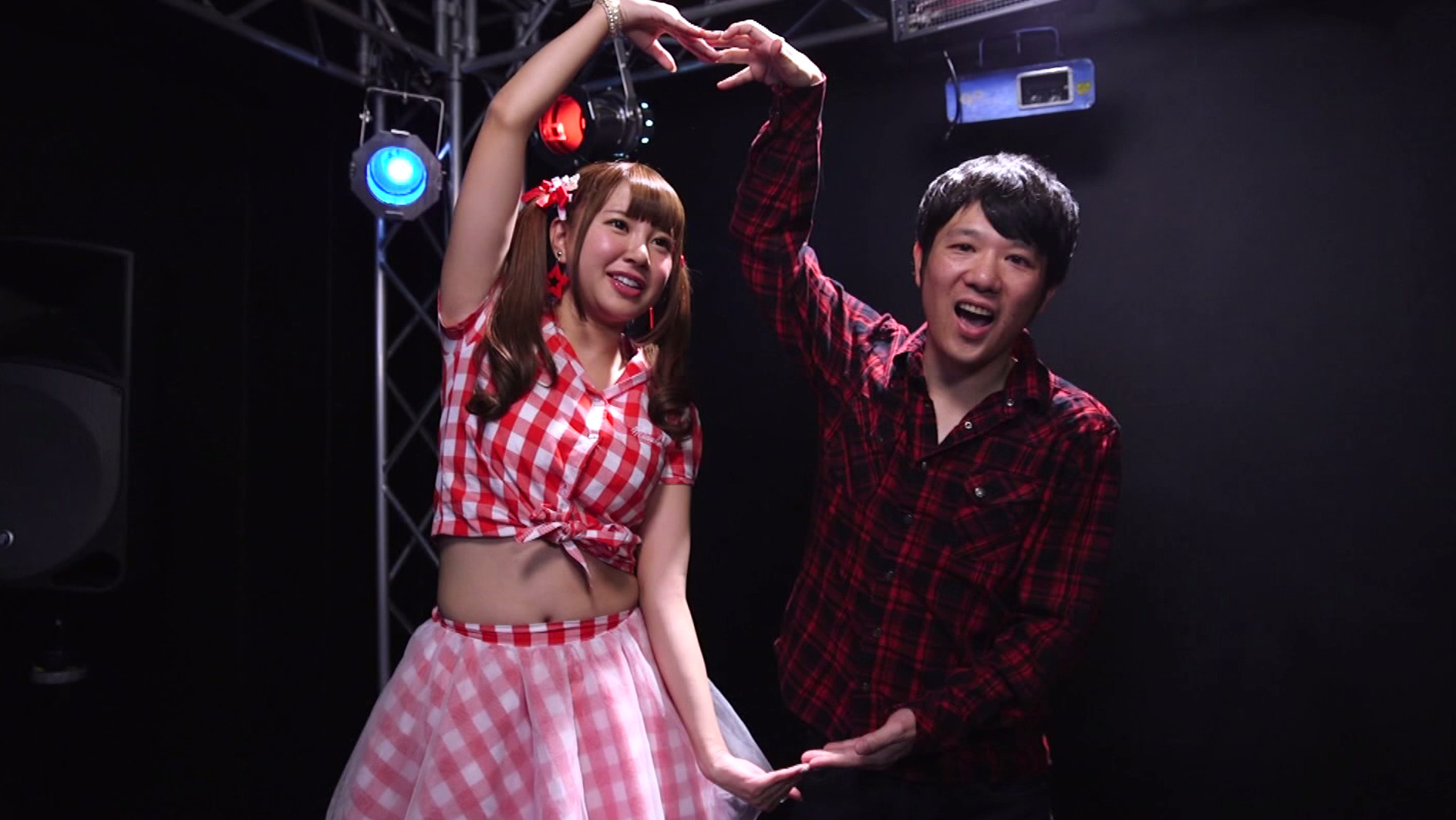 逢坂はるな 隣の部屋のあの子が僕の大好きなアイドルだった!!でも素顔は・・・超~ドSな変態痴女!? 画像2