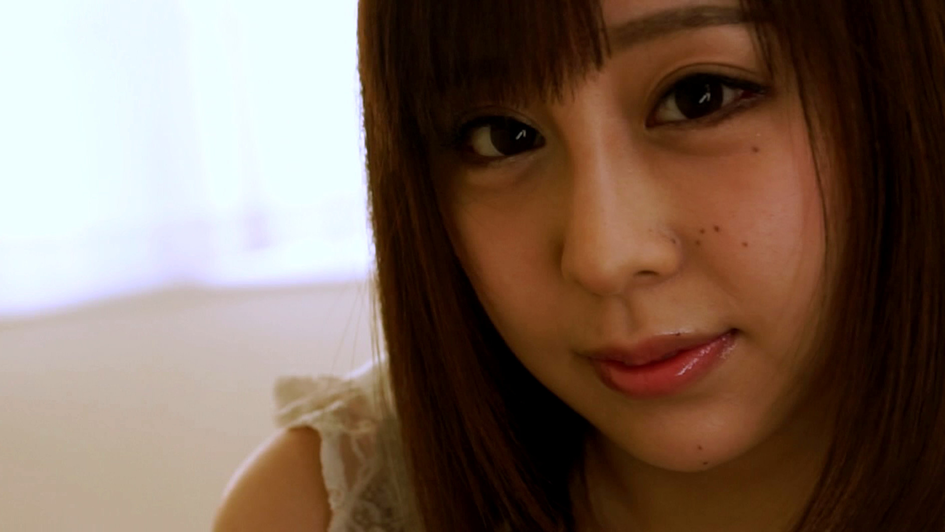 本職、浅草ロック座 踊り子 観月奏 19歳 快感に身体が仰け反る連続絶頂4本番 画像1