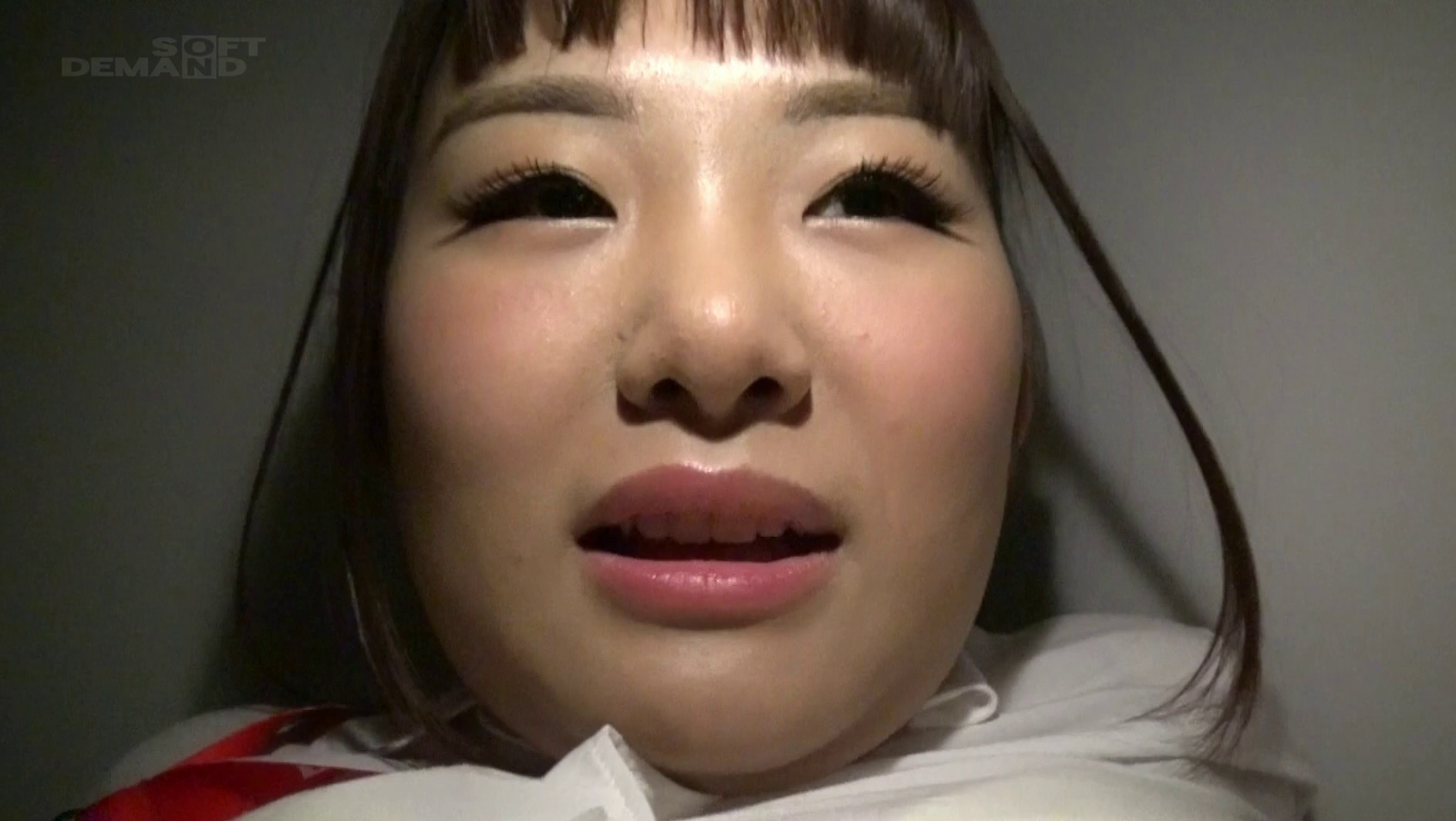 社内で熟睡している無防備パンチラSOD女子社員が目覚める前に朝方こっそりズボっとち○ぽ挿入! 画像5