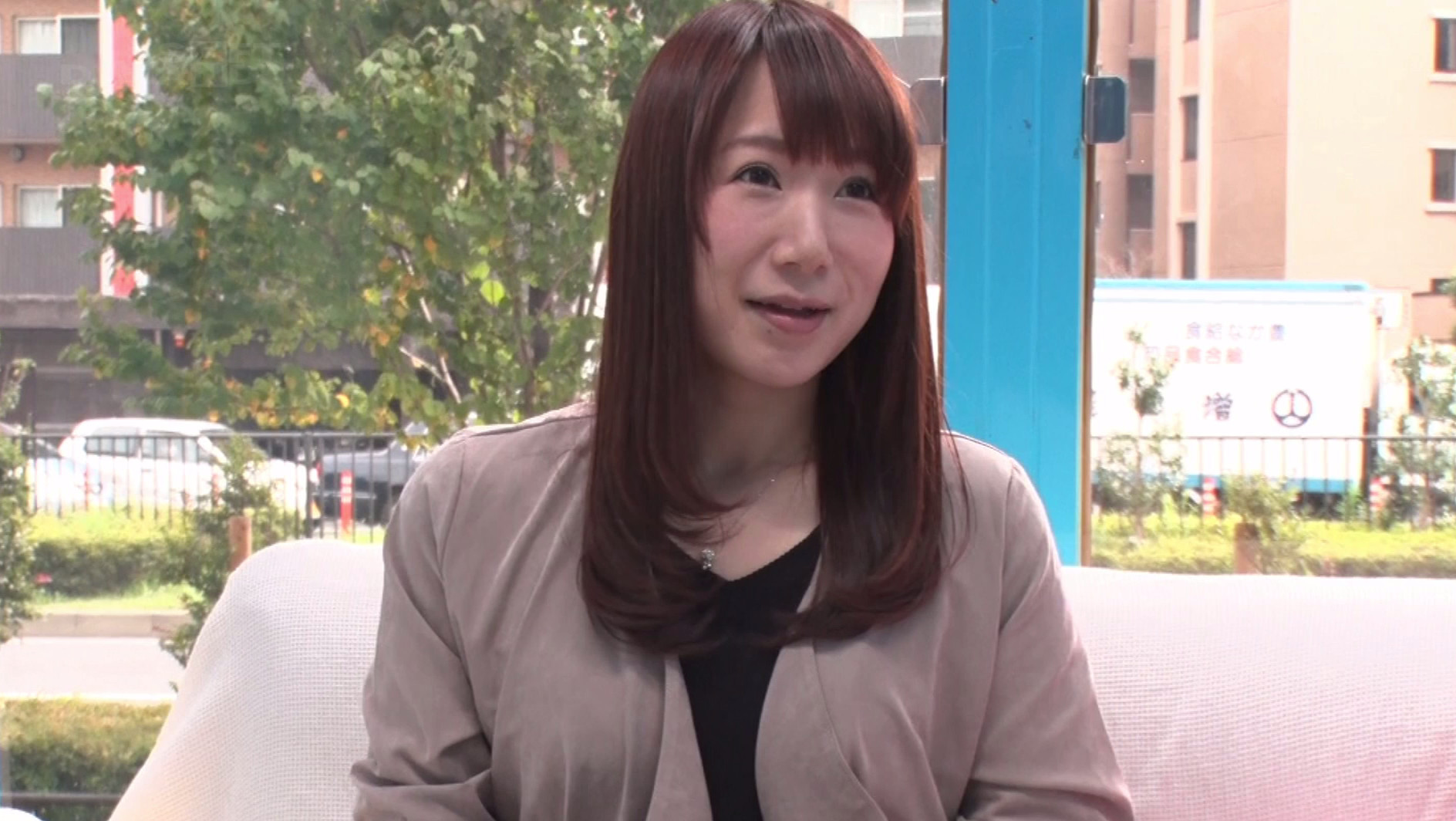 マジックミラー号 経産婦(出産経験のある人妻)の初めての極太黒人チ○ポ体験 画像1