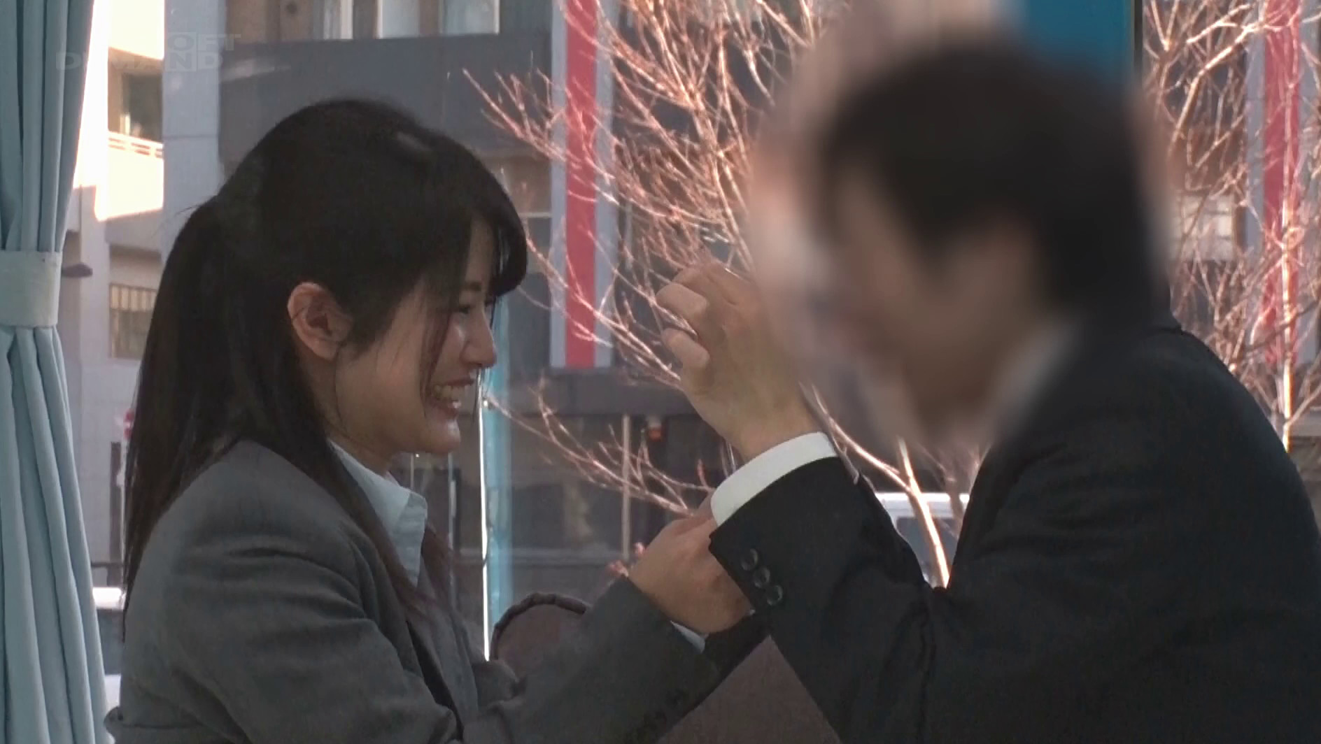 マジックミラー号 憧れの女上司と2人きり!どきどき相互オナニーで男女の境界線を越えた上司と部下が禁断の初セックス!! 画像17