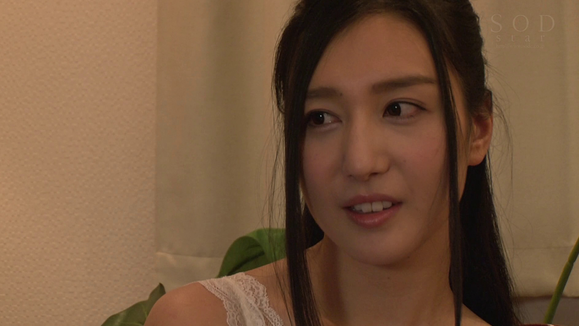 古川いおり 超ブラコンの姉に嫁のいるすぐ側で精子を搾り取られるこっそりヤリまくり共同性活 画像2