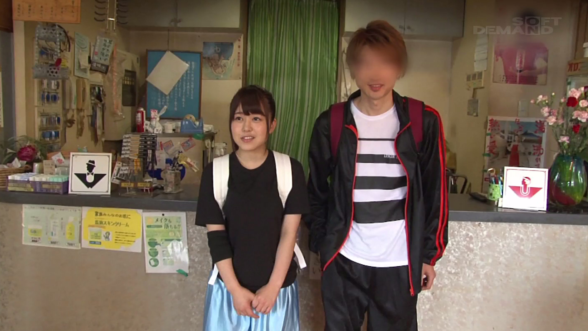 コンドームなしでエッチな状況になったらどうなるのかをモニタリング 部活帰りの大学生友達男女が銭湯で2人っきり 巨乳っ子がマイクロビキニ姿で初めてのパイズリをしたらどうなるのか?!・・・結果、即勃起!銭湯中を反響するあえぎ声の中、生ハメ生中出し! 画像1