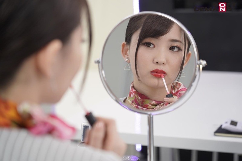 SEISHIDO デパートで働くセクシーな赤い口紅の美容部員の生フェラごっくんサービス イメージ1