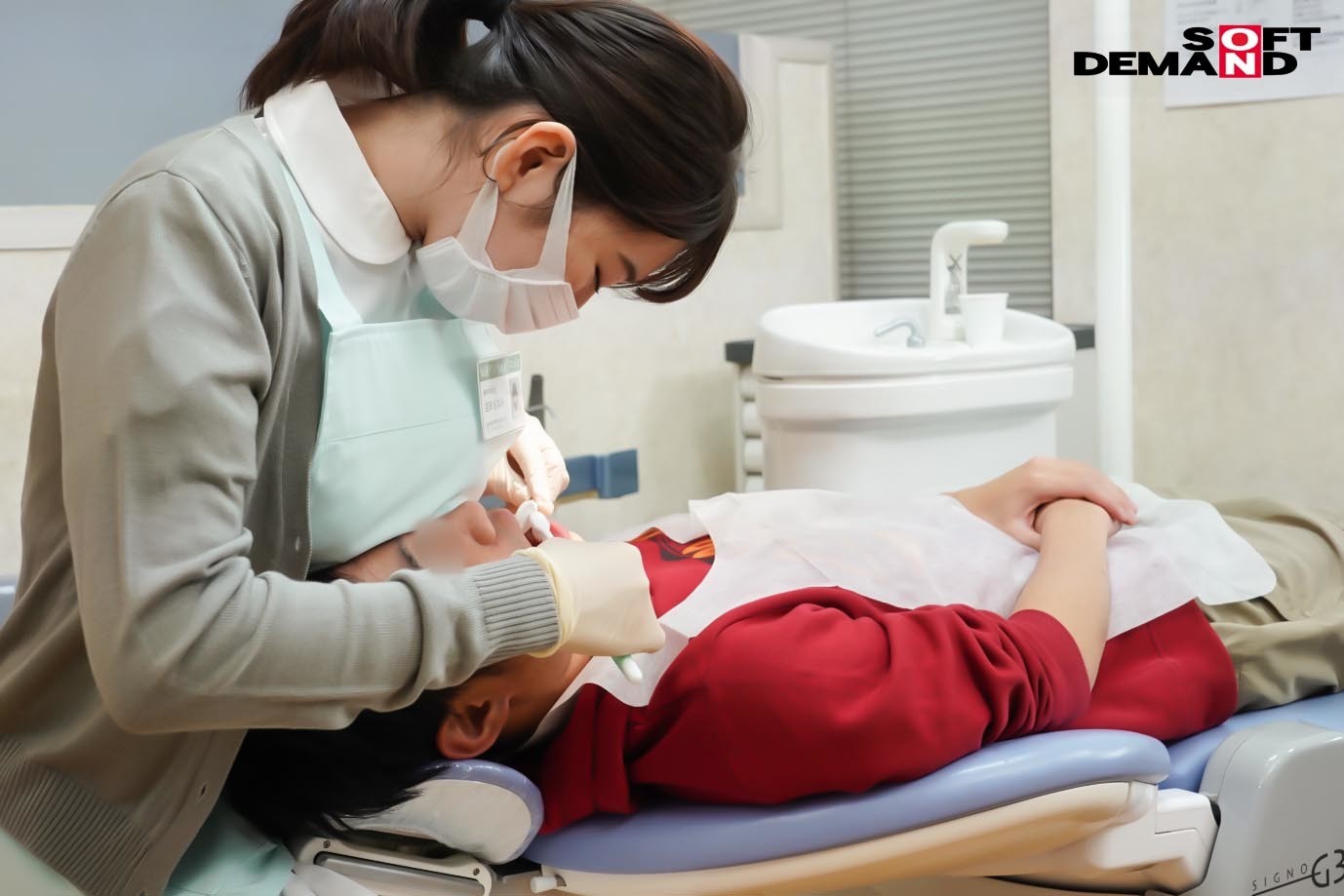ショタ歯科クリニック 巨乳密着で人気の歯科助手宝田さん